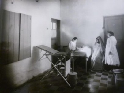 Au début du XXe siècle, les premières femmes docteures en médecine commencent à exercer en Afrique du nord. Retour sur leur histoire méconnue.